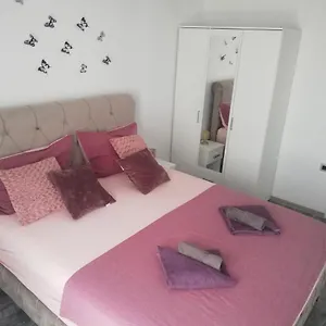 Apartment Modern Ana